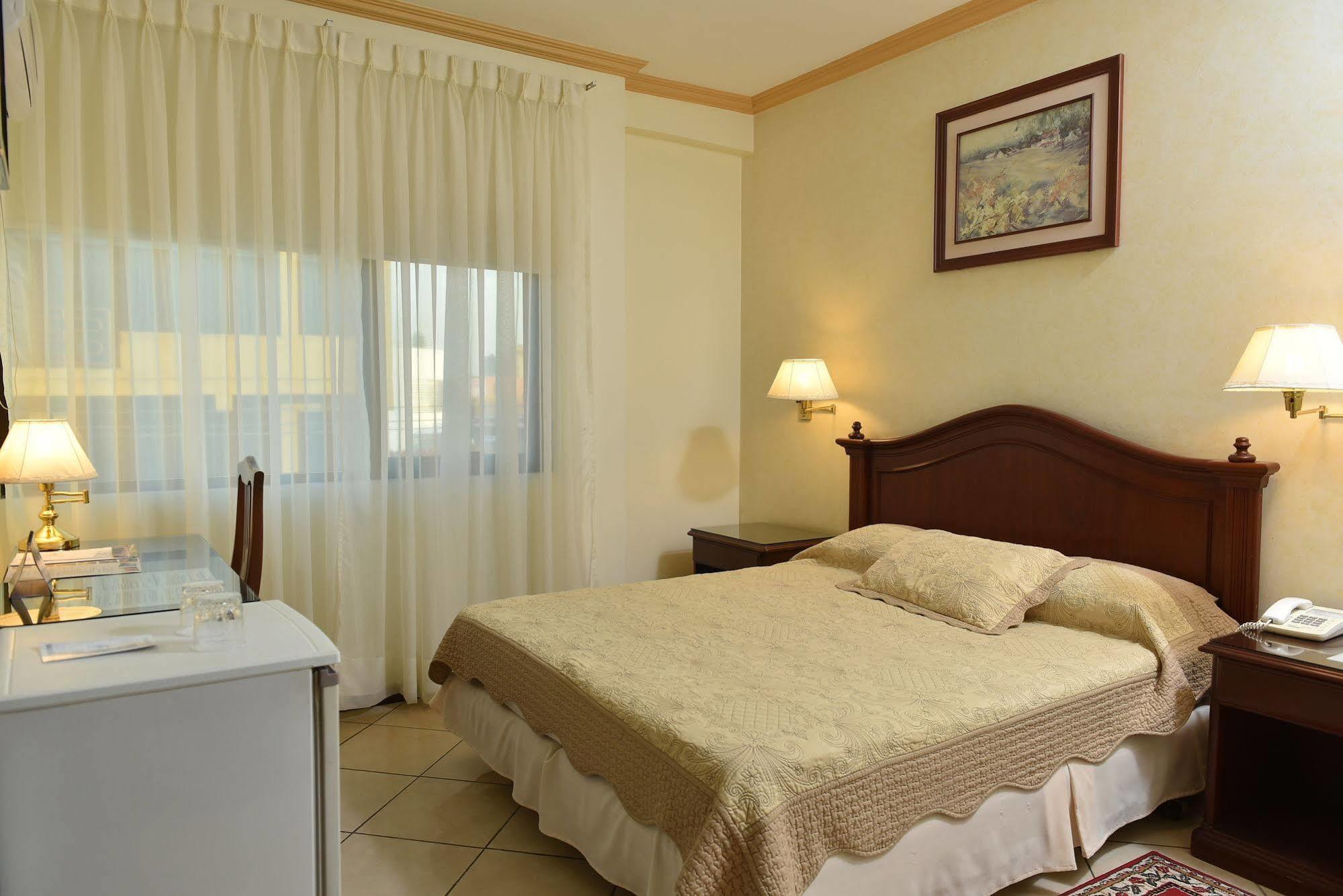 Hotel Continental Park Santa Cruz de La Sierra Exterior foto